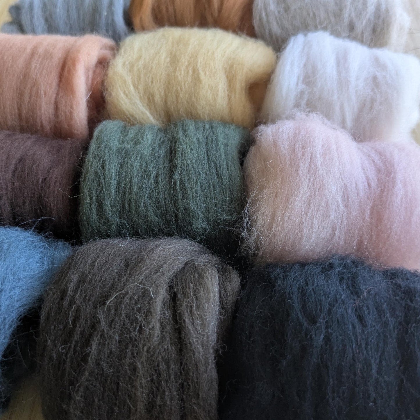 Merino Wool Roving Set – 12 Colors, Warm Tones