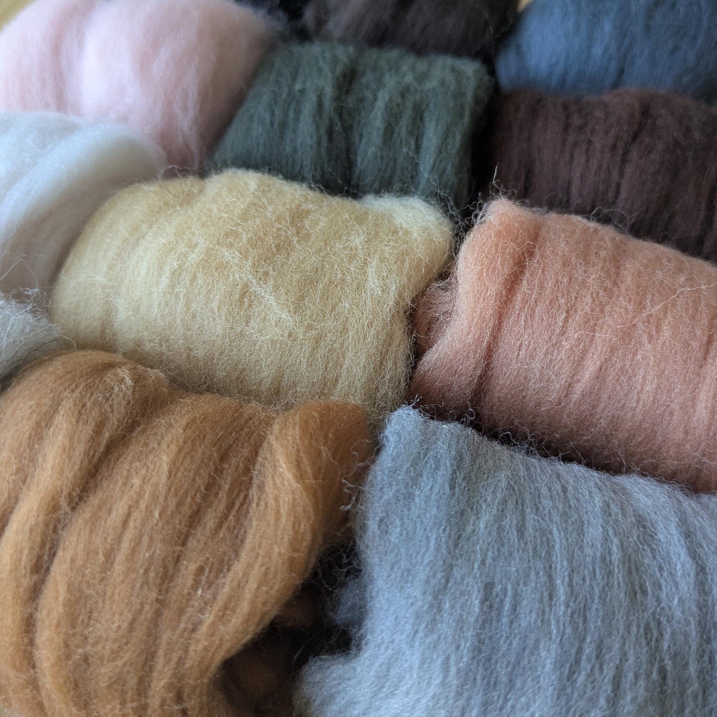 Merino Wool Roving Set – 12 Colors, Warm Tones