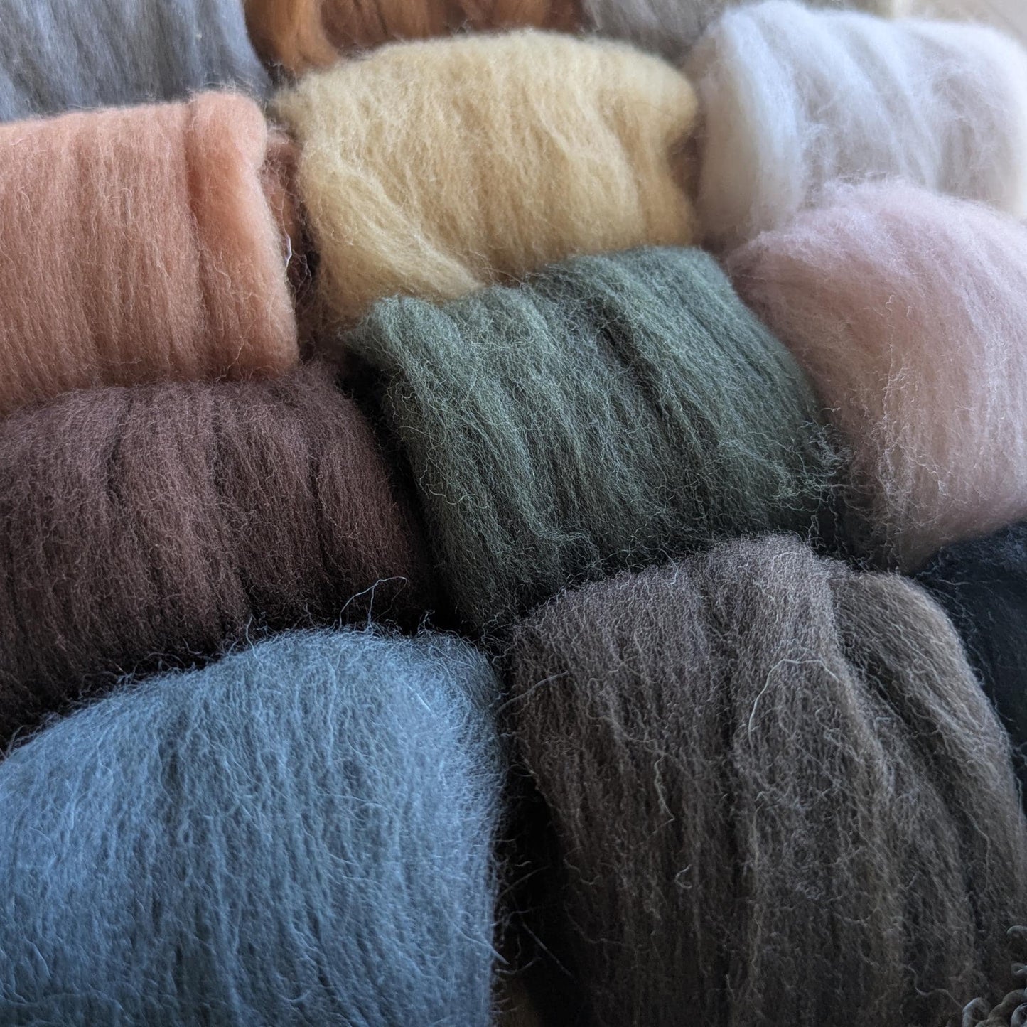 Merino Wool Roving Set – 12 Colors, Warm Tones